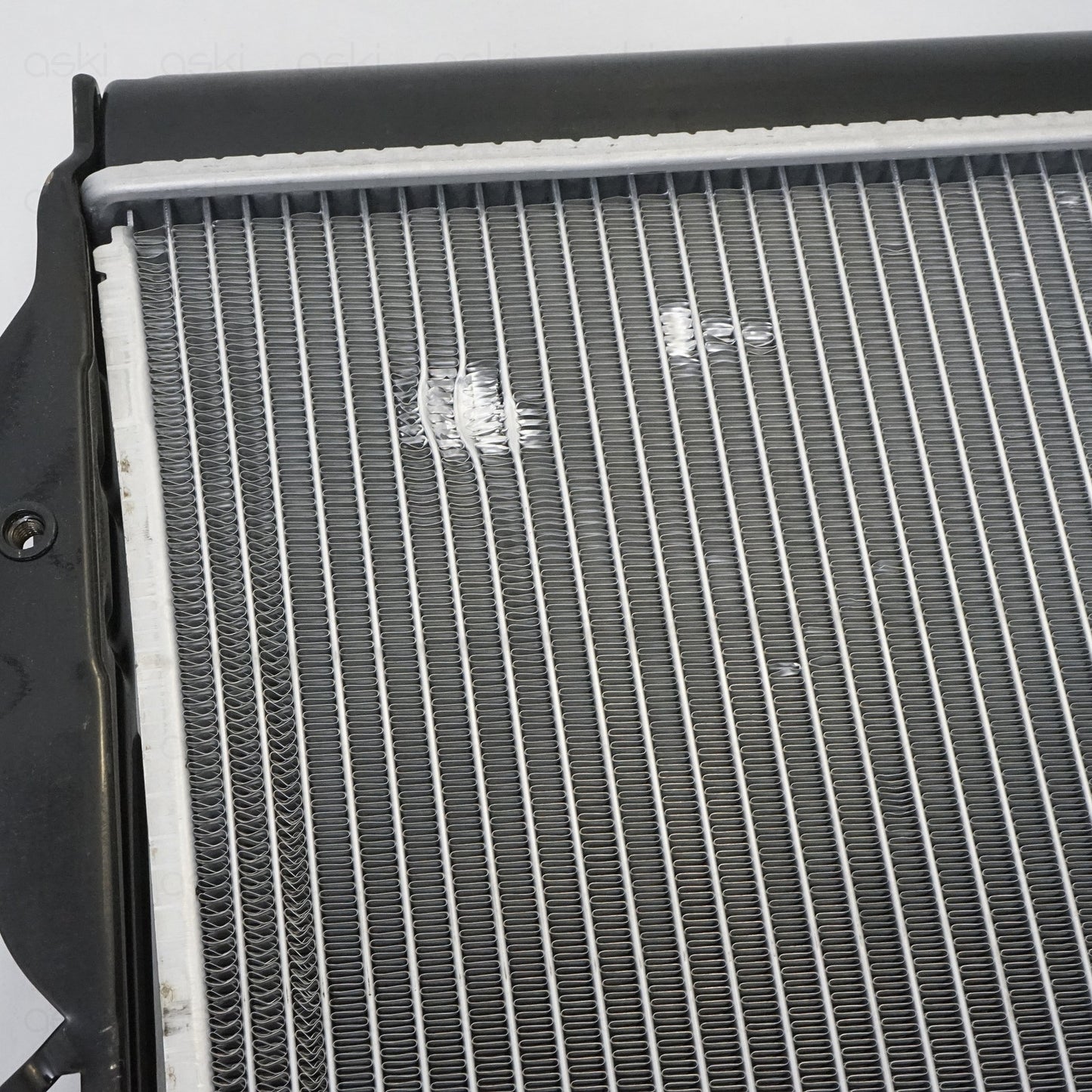 KAX Radiator CU2376  Aluminum Core for 01-07 Sequoia 04-06 Tundra *NEW DAMAGED*