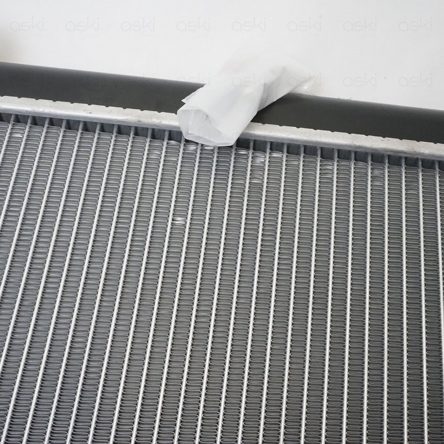 KAX Radiator CU2376  Aluminum Core for 01-07 Sequoia 04-06 Tundra *NEW DAMAGED*